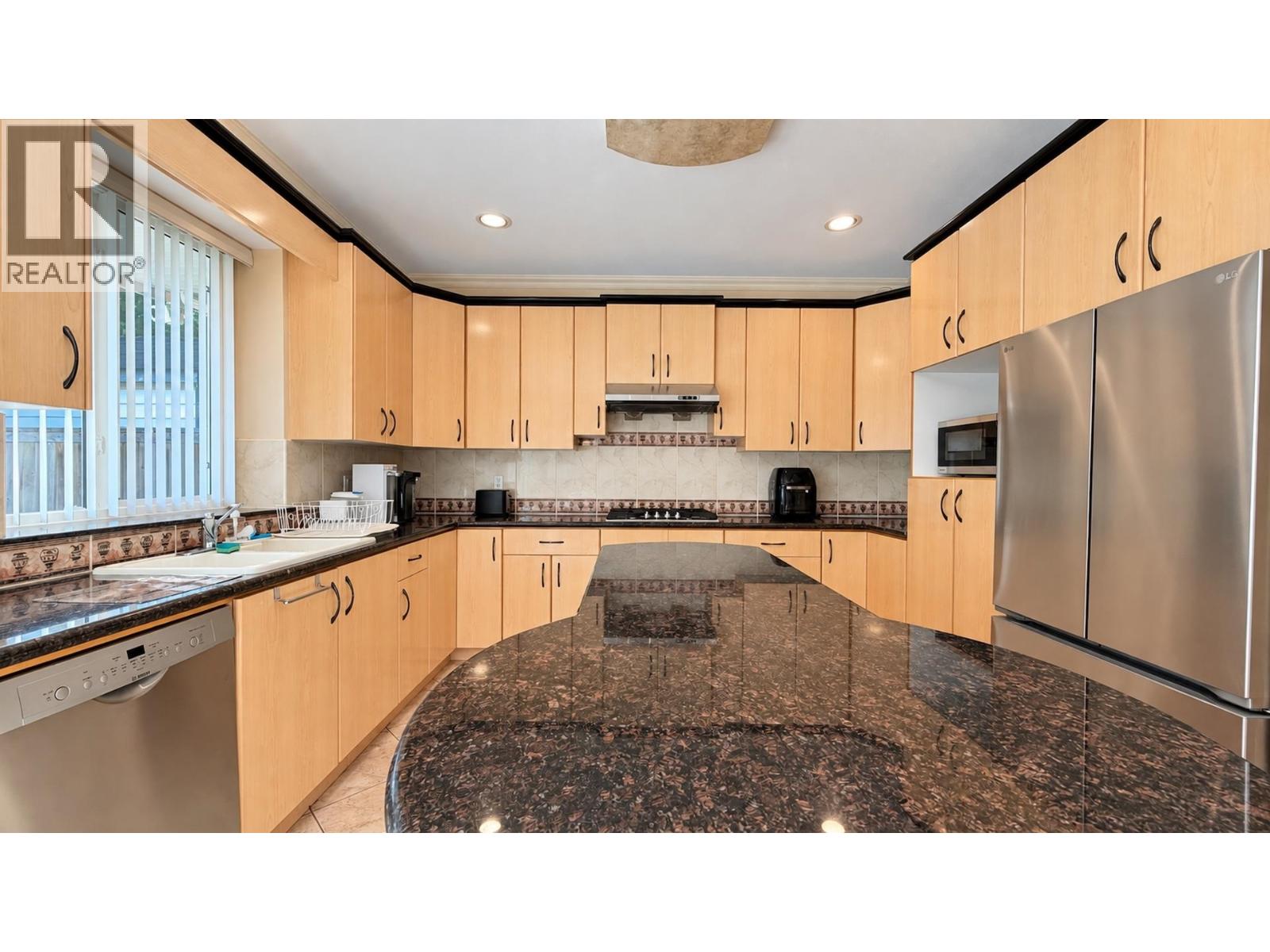 4928 Branscombe Court, Richmond, British Columbia  V7E 6N8 - Photo 12 - R3174691