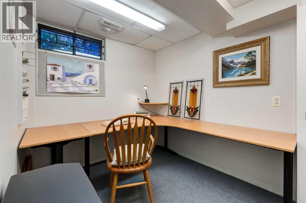 544 Brookmere Crescent SW, Calgary, Alberta  T2W 2R4 - Photo 32 - A2334460