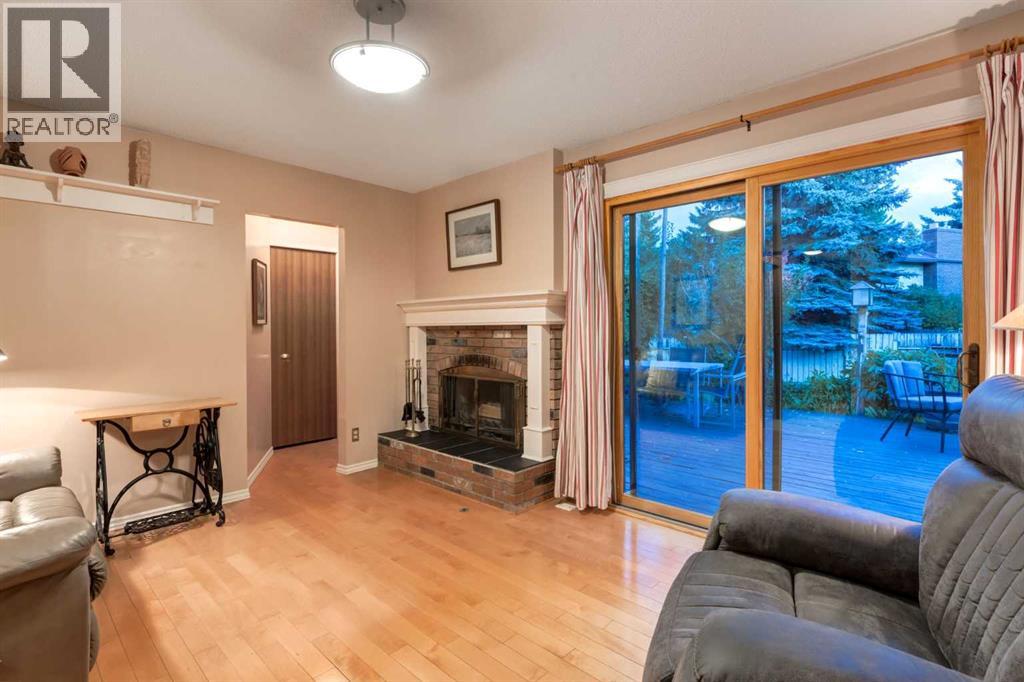 544 Brookmere Crescent SW, Calgary, Alberta  T2W 2R4 - Photo 17 - A2334460