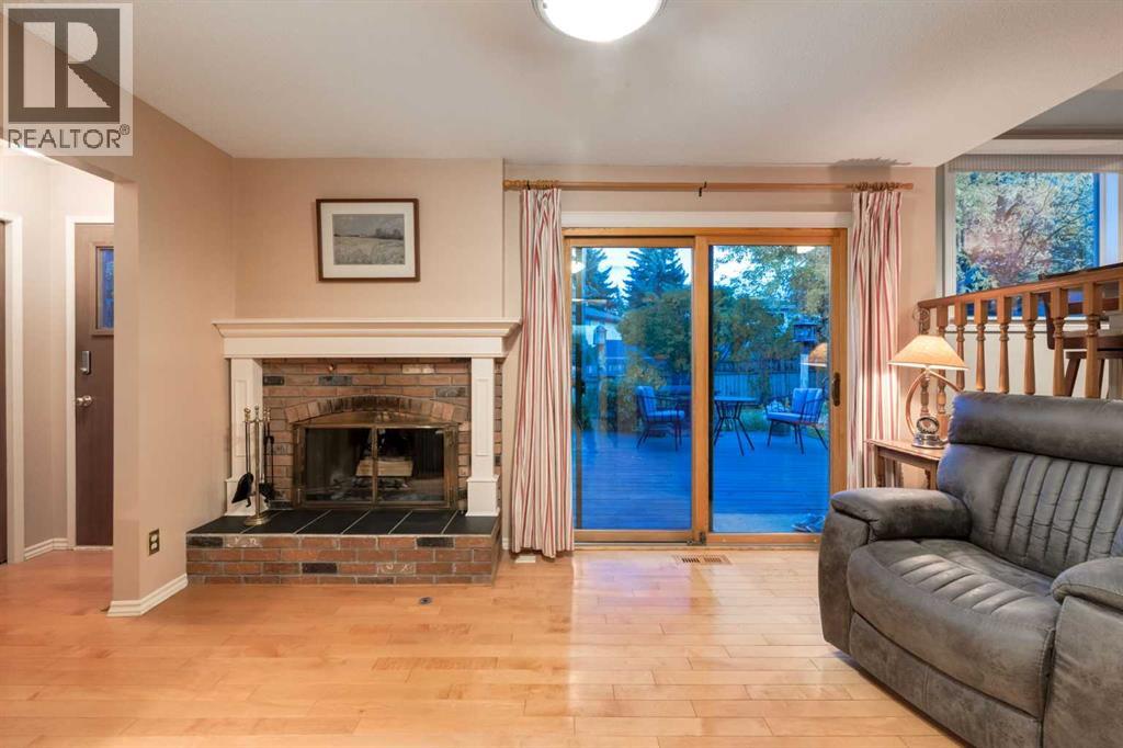 544 Brookmere Crescent SW, Calgary, Alberta  T2W 2R4 - Photo 18 - A2334460