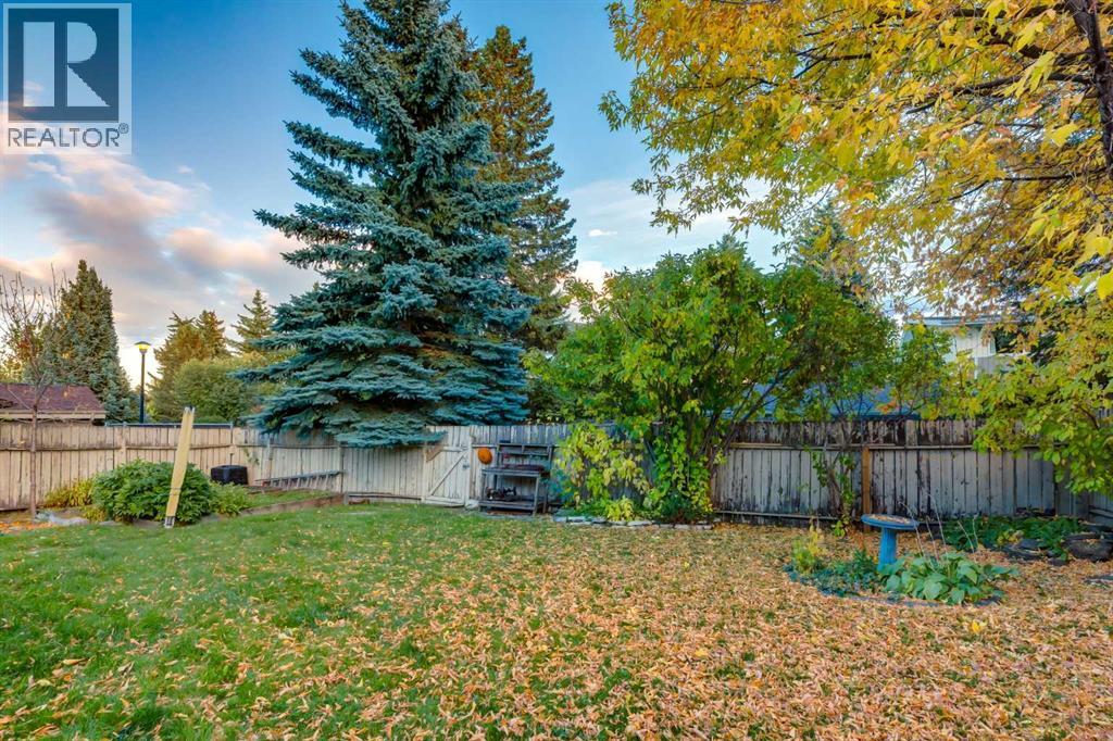 544 Brookmere Crescent SW, Calgary, Alberta  T2W 2R4 - Photo 37 - A2334460