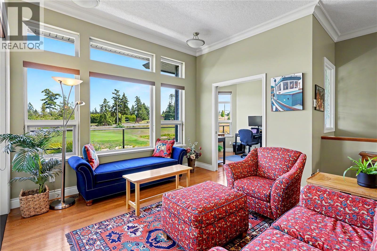 873 Country Club Dr