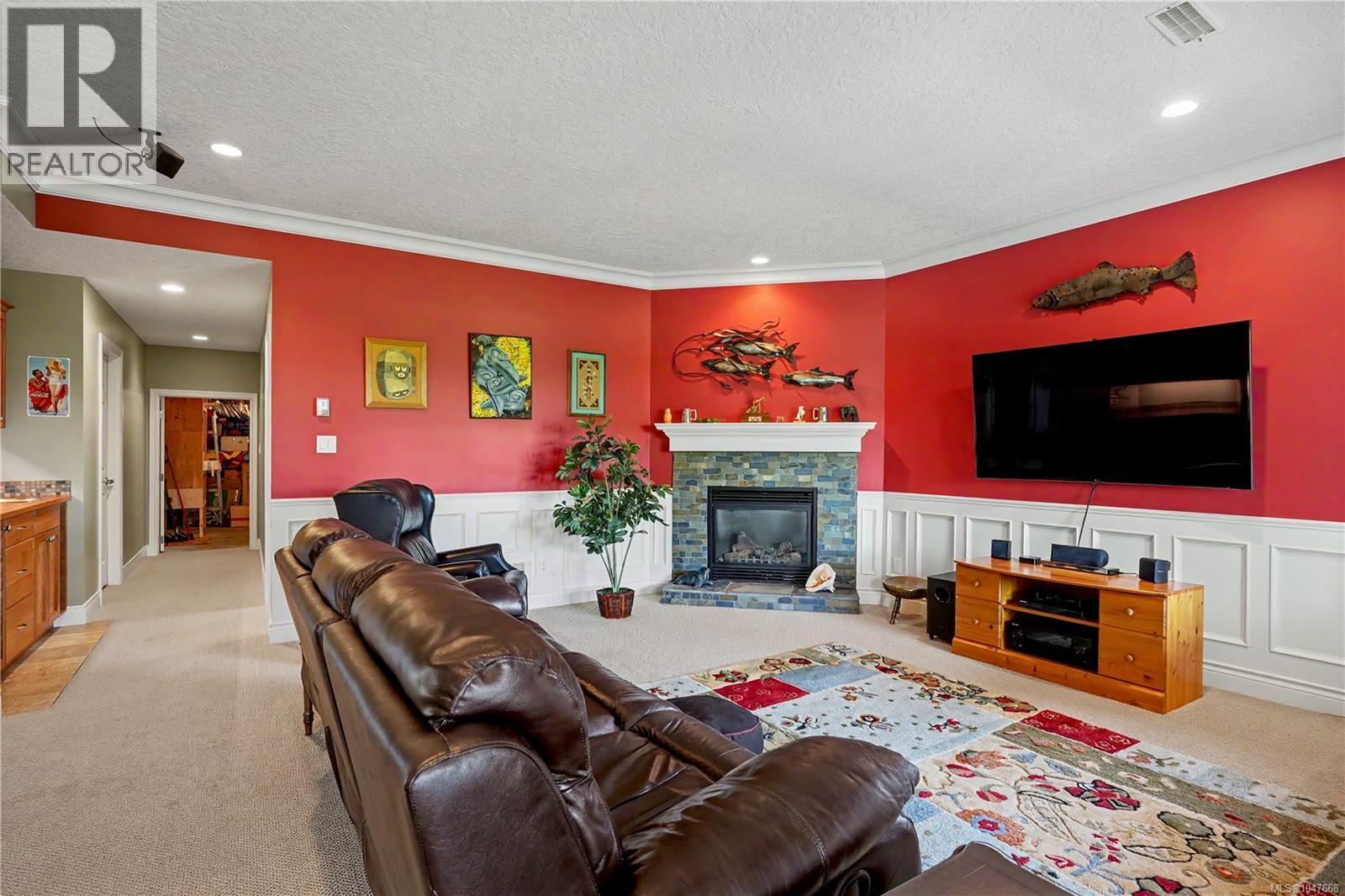 873 Country Club Dr