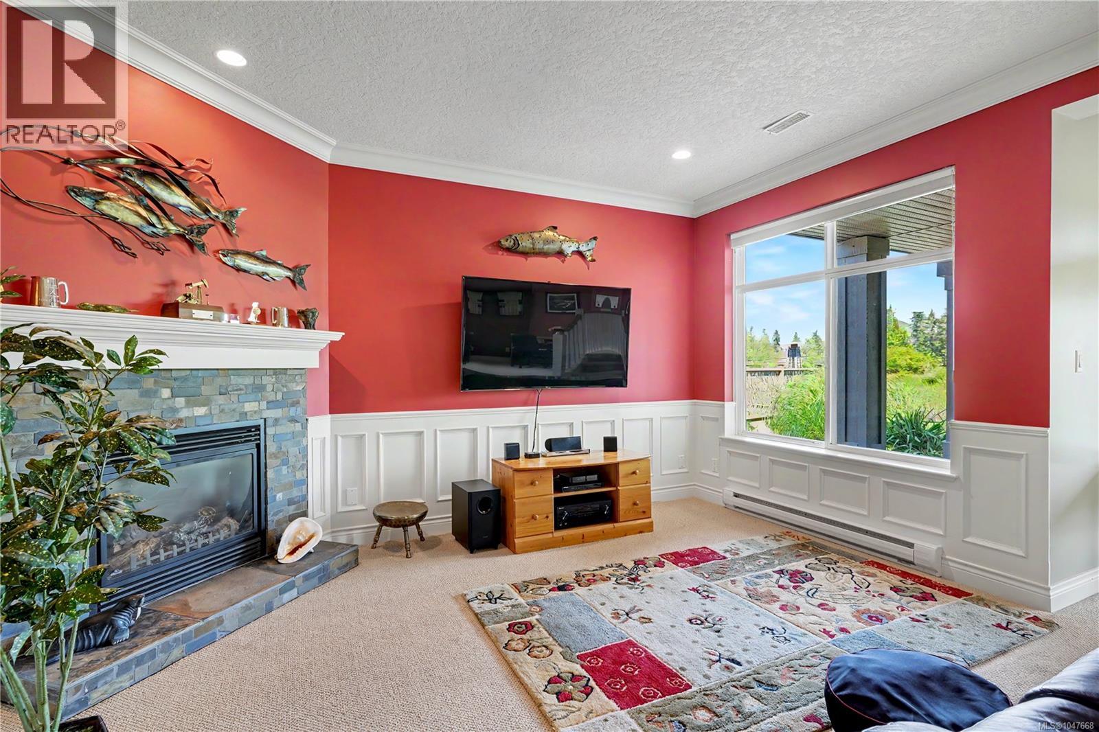 873 Country Club Dr