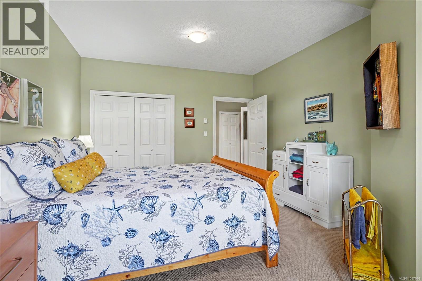 873 Country Club Dr