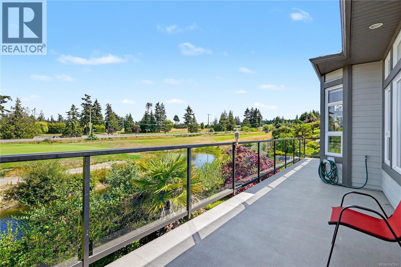 873 Country Club Dr