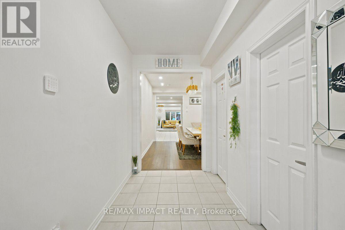 1318 Apollo Street, Oshawa, Ontario L1K 3E6 - Photo 6 - E13811432