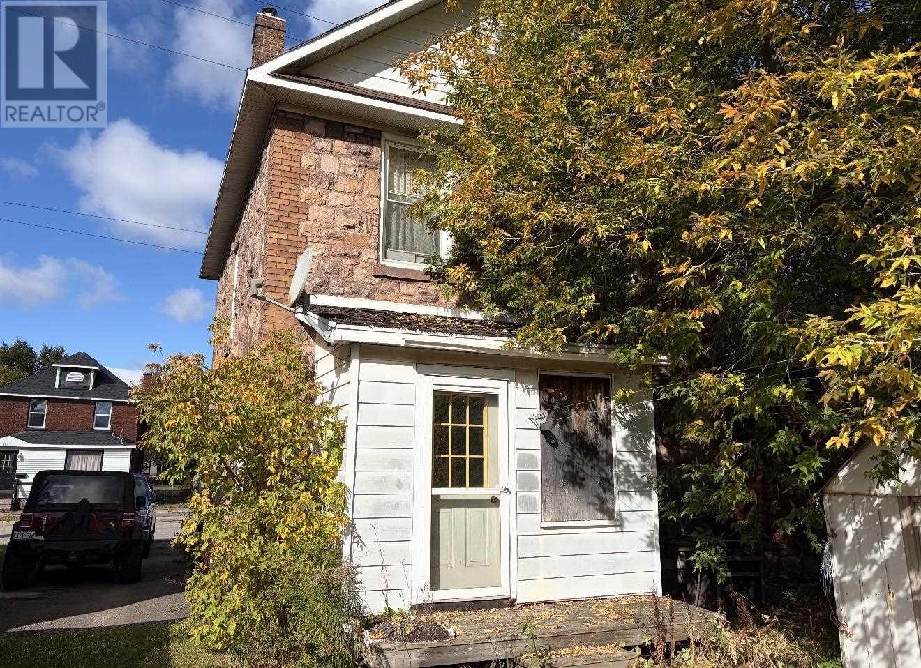 166 Hudson St, Sault Ste. Marie, Ontario  P6A 1T4 - Photo 3 - SM262759