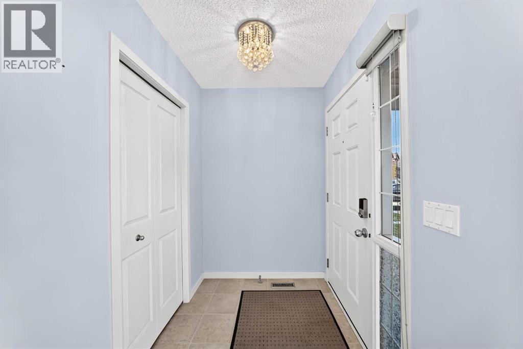 256 Autumn Green SE, Calgary, Alberta  T3M 0H4 - Photo 3 - A2349360
