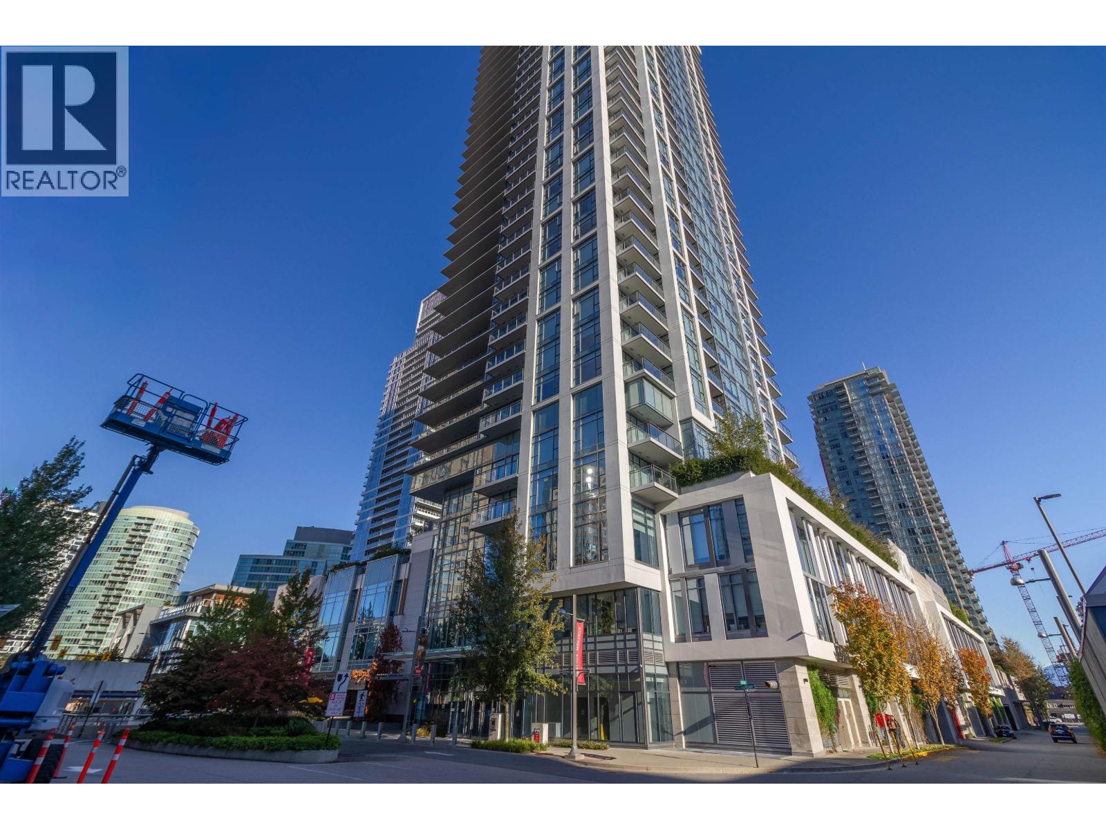506 6098 STATION STREET, Burnaby, British Columbia