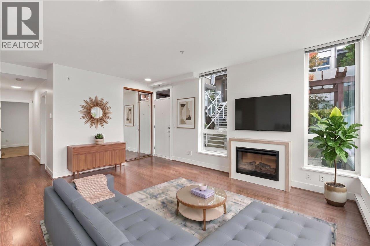 108 735 W 15th Street, North Vancouver, British Columbia  V7M 0B8 - Photo 4 - R3174778