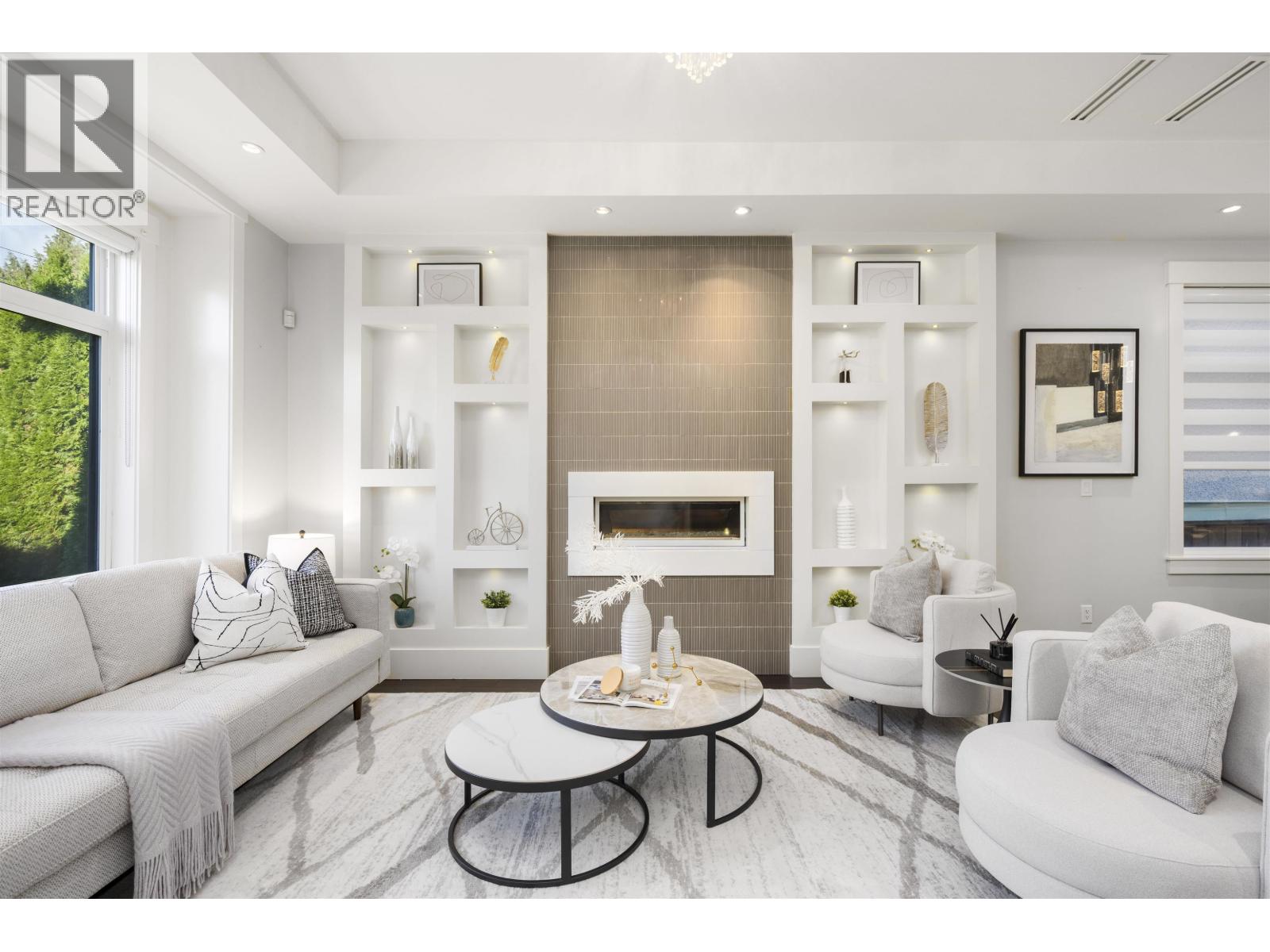 7380 Ontario Street, Vancouver, British Columbia  V5X 3B8 - Photo 1 - R3174782
