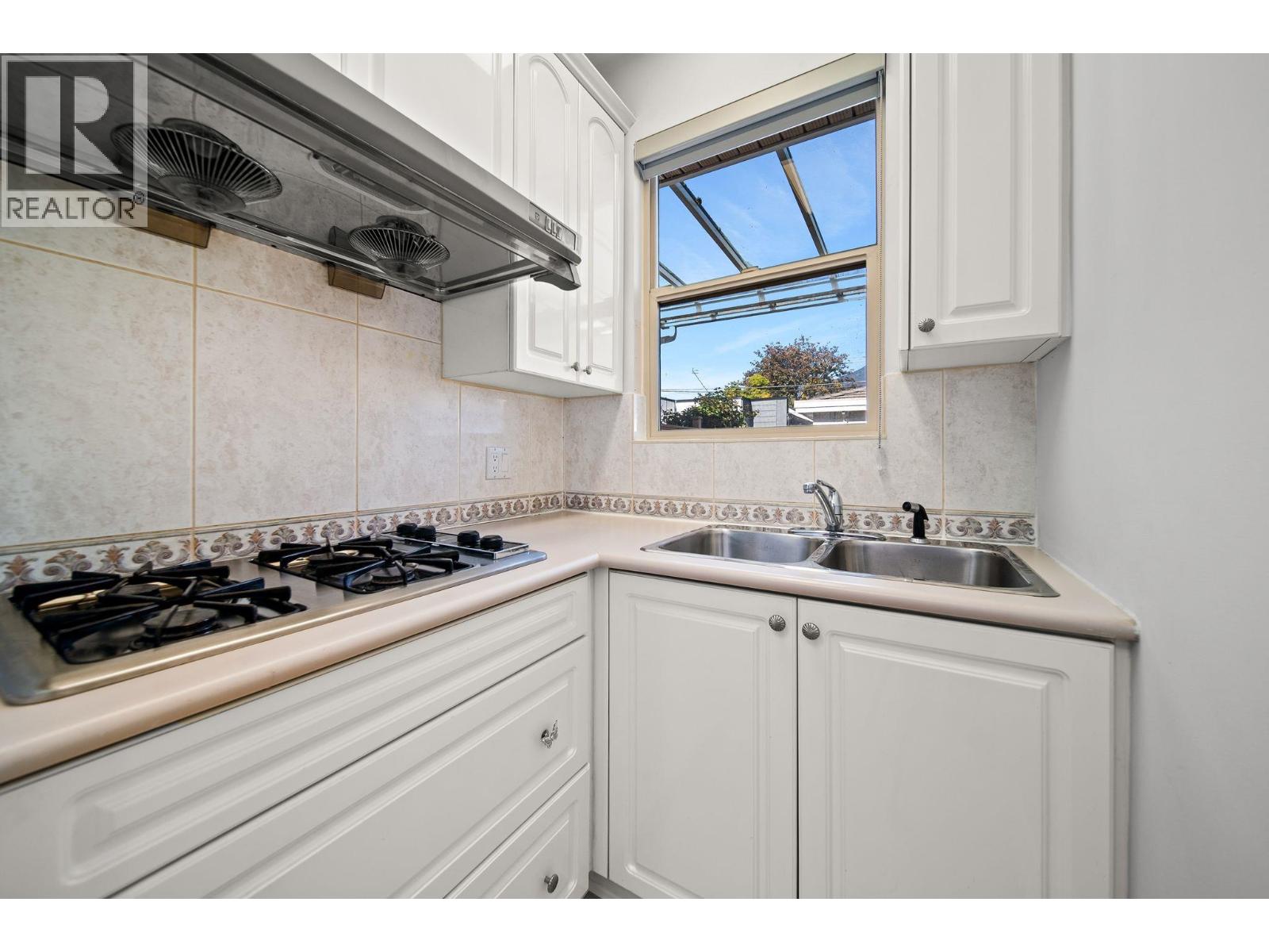 336 W 19th Street, North Vancouver, British Columbia  V7M 1X8 - Photo 16 - R3174790