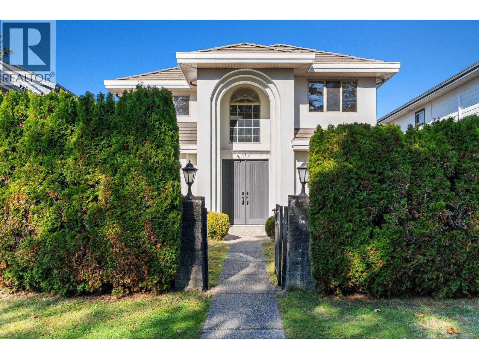 336 W 19th Street, North Vancouver, British Columbia  V7M 1X8 - Photo 2 - R3174790