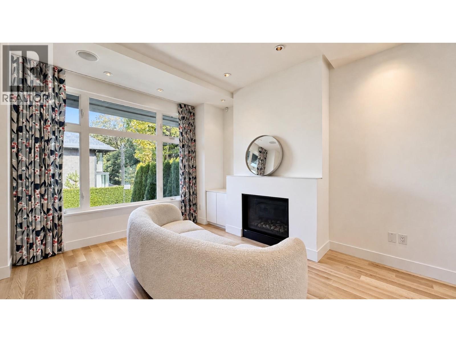 80 E 22nd Avenue, Vancouver, British Columbia  V5V 1T4 - Photo 3 - R3174810