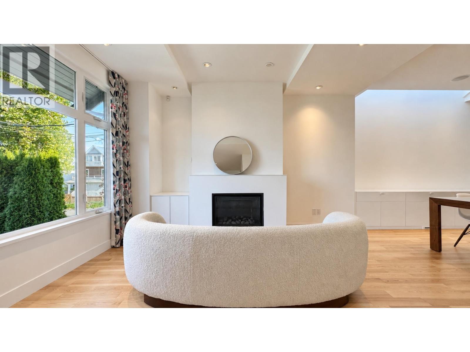 80 E 22nd Avenue, Vancouver, British Columbia  V5V 1T4 - Photo 4 - R3174810