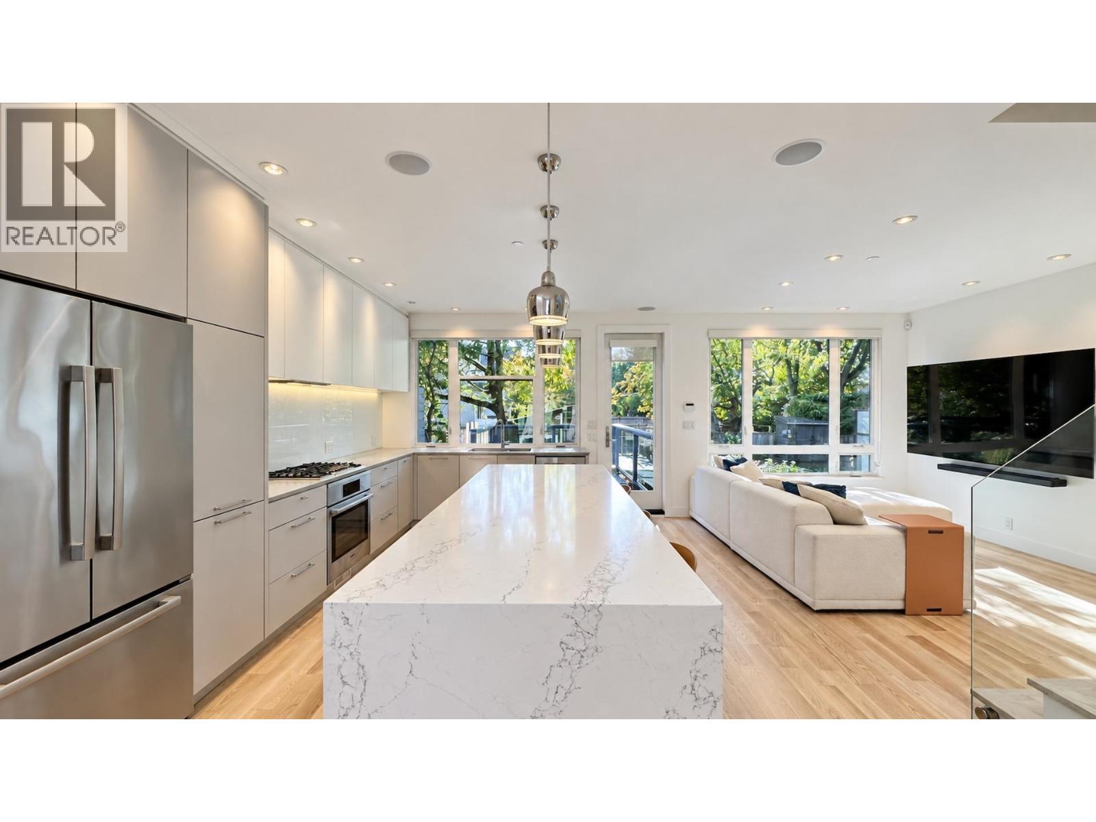 80 E 22nd Avenue, Vancouver, British Columbia  V5V 1T4 - Photo 9 - R3174810