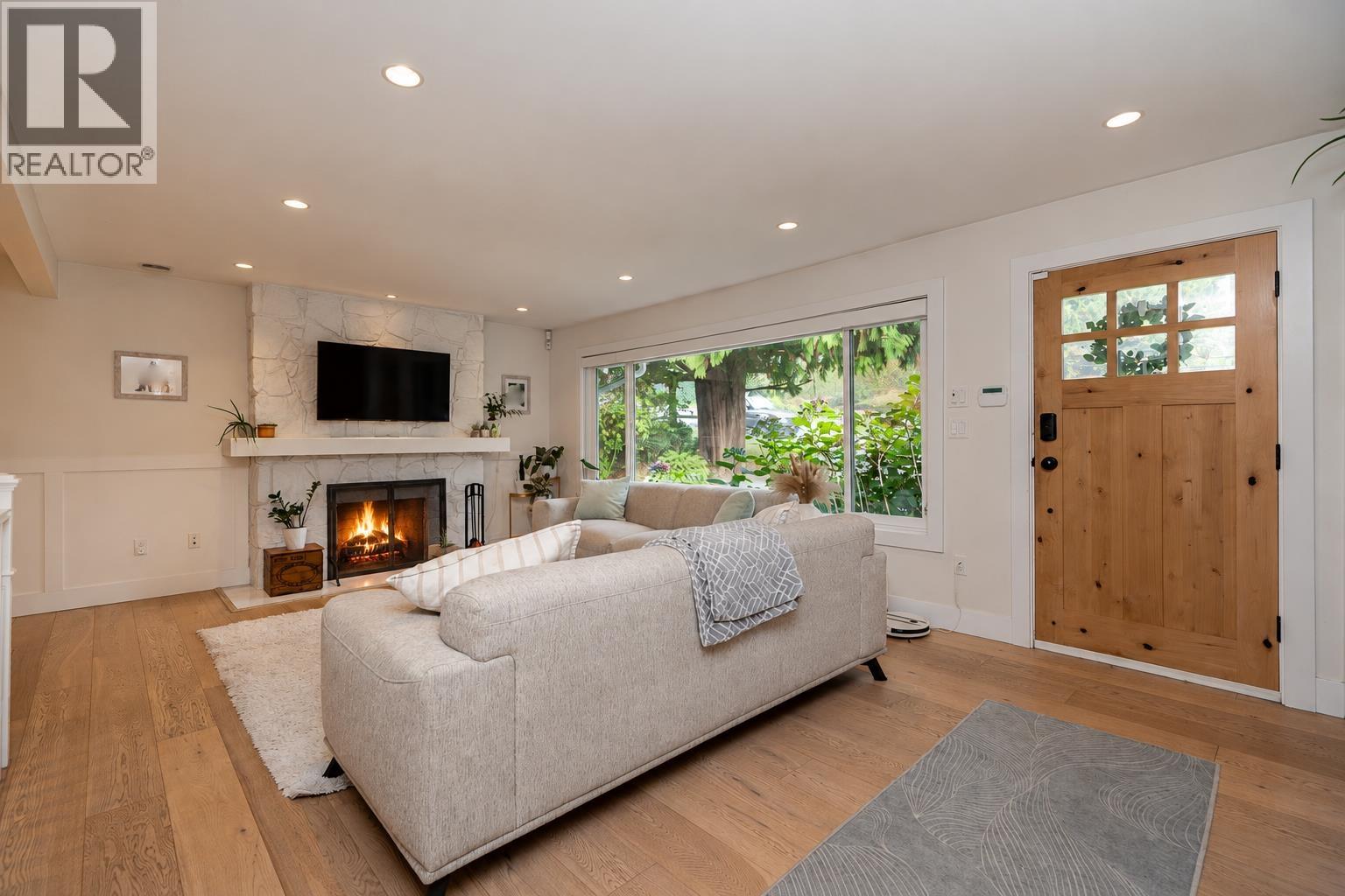 1361 E 15th Street, North Vancouver, British Columbia  V7J 1K9 - Photo 8 - R3174771
