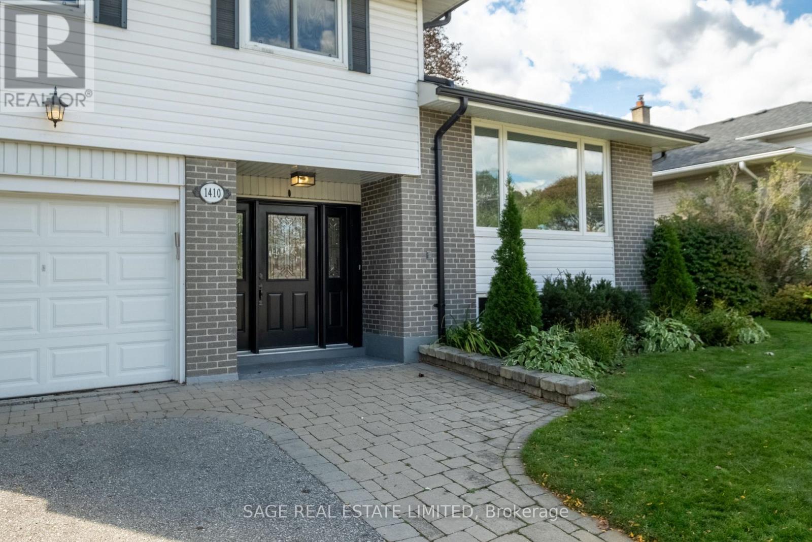 1410 Lewisham Drive, Mississauga, Ontario  L5J 3R3 - Photo 2 - W14028712