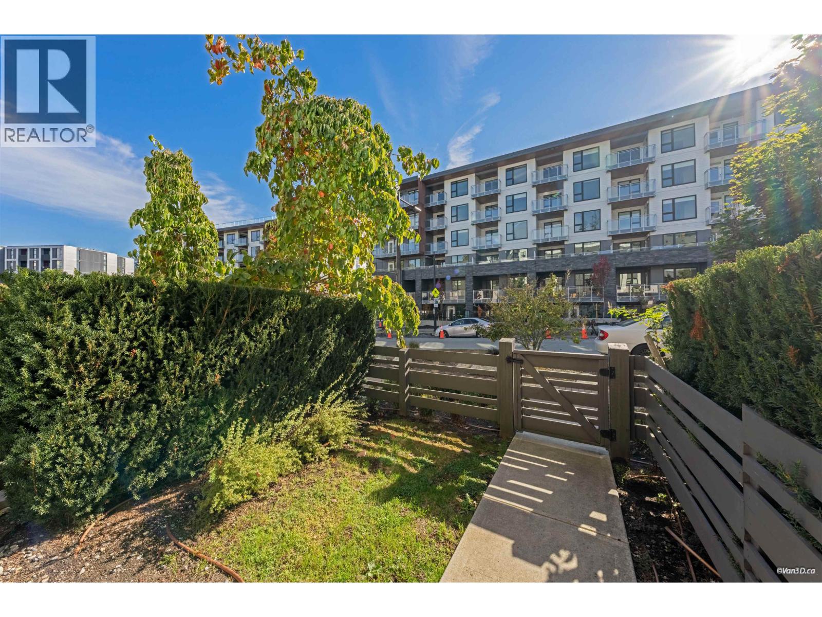 2 9739 University Crescent, Burnaby, British Columbia  V5A 0E8 - Photo 3 - R3174625