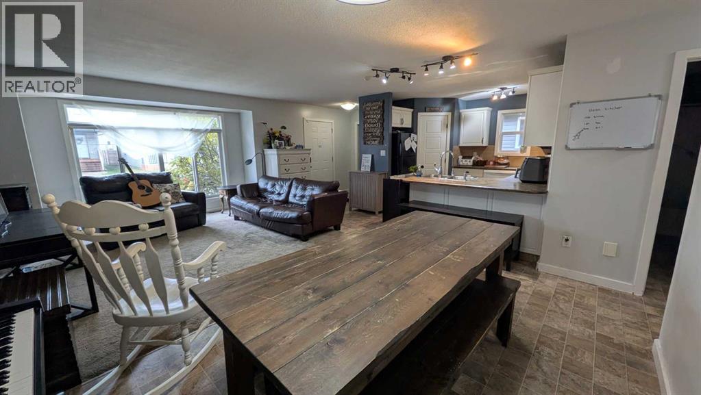 4421 74 Street, Camrose, Alberta  T4V 5C8 - Photo 4 - A2352125