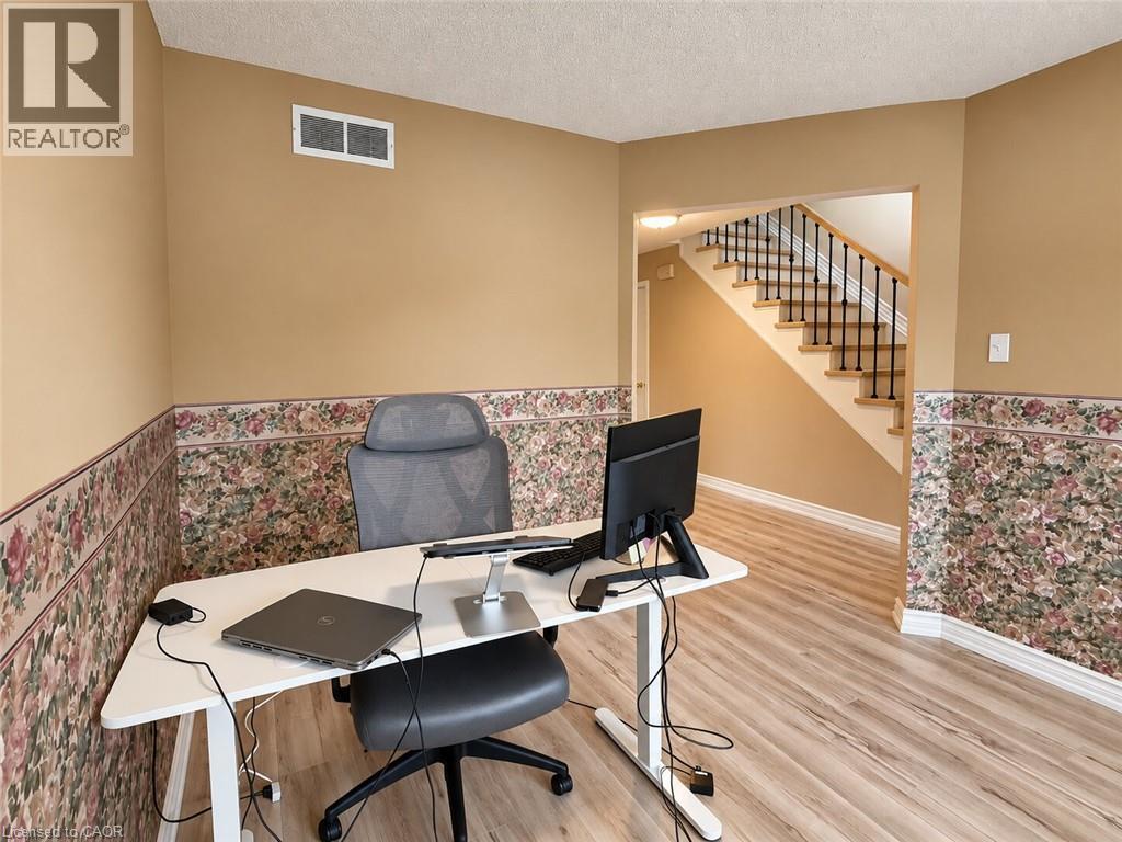 82 St. Davids Road, St. Catharines, Ontario  L2T 1P9 - Photo 10 - 40870381