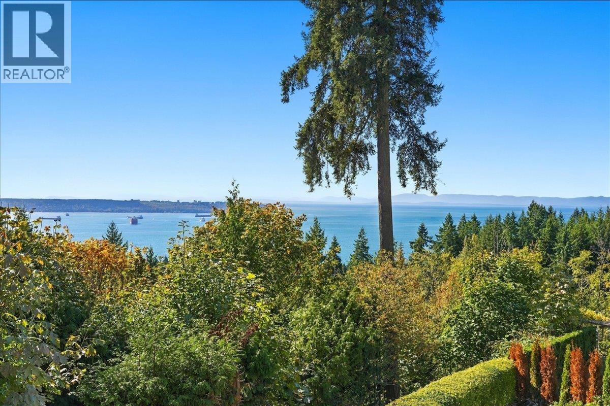 2790 Chelsea Close, West Vancouver, British Columbia  V7S 3E9 - Photo 5 - R3174632