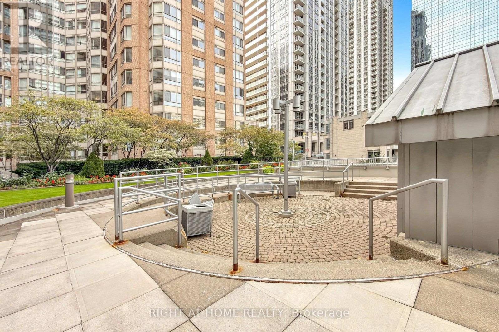 909 - 44 Gerrard Street W, Toronto, Ontario  M5G 2K2 - Photo 32 - C14028812