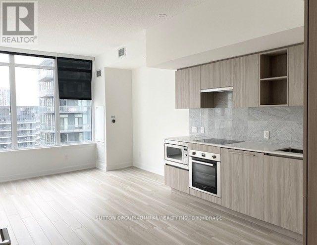 3015 - 19 Bathurst Street, Toronto, Ontario  M6A 2E1 - Photo 2 - C14028866