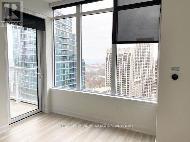 3015 - 19 Bathurst Street, Toronto, Ontario  M6A 2E1 - Photo 3 - C14028866