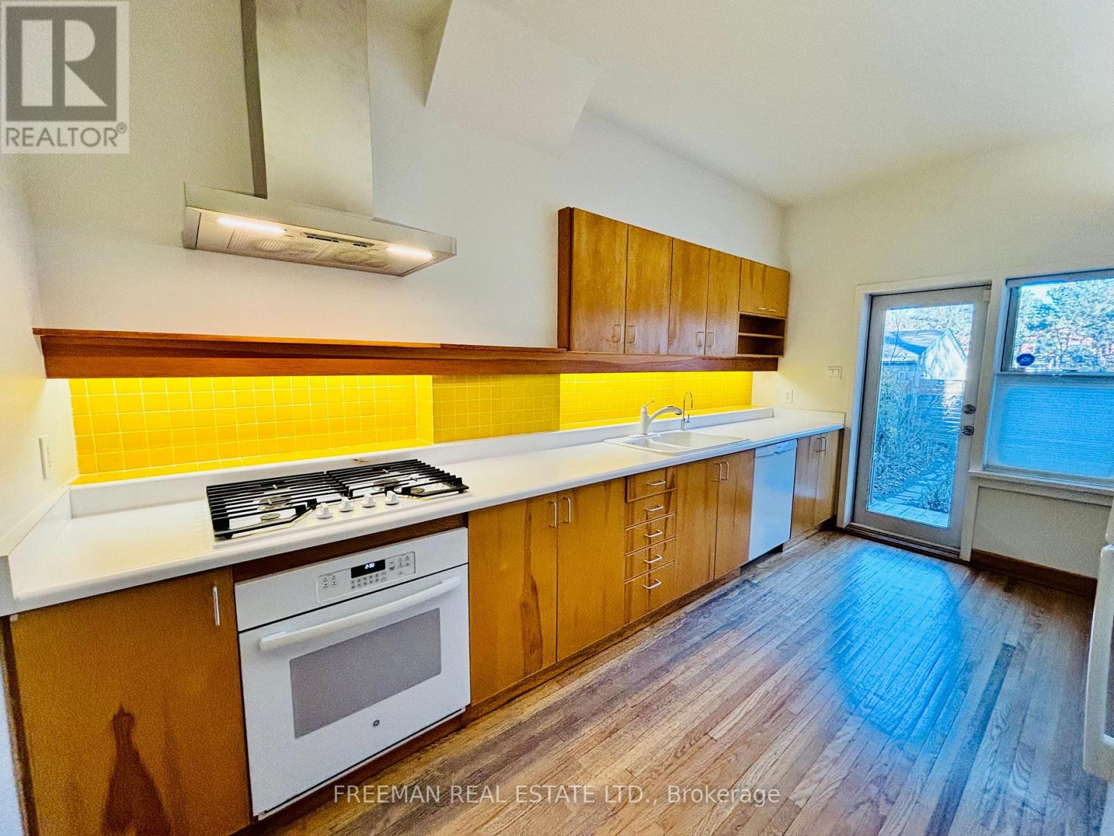 597 Palmerston Avenue, Toronto, Ontario  M6G 2P8 - Photo 11 - C14029020