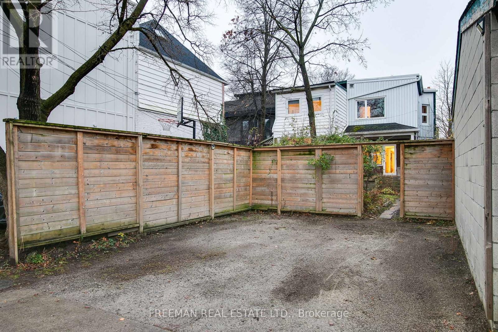 597 Palmerston Avenue, Toronto, Ontario  M6G 2P8 - Photo 32 - C14029020