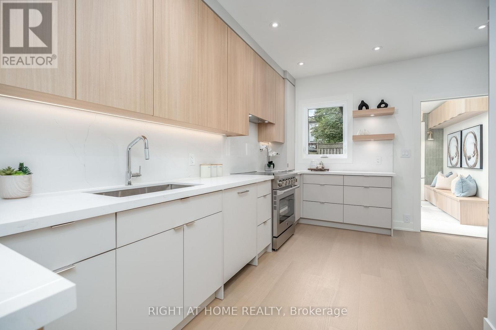 356 Woodfield Road, Toronto, Ontario  M4L 2X1 - Photo 13 - E14028918