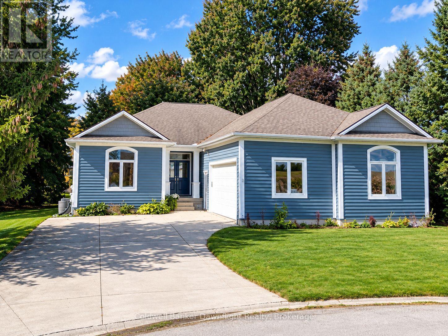 54 LORNE AVENUE, Bluewater, Ontario