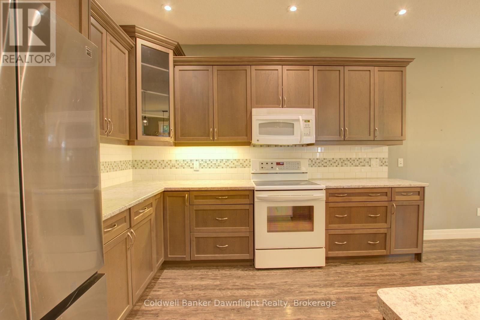 54 Lorne Avenue, Bluewater, Ontario  N0M 1X0 - Photo 5 - X14029004
