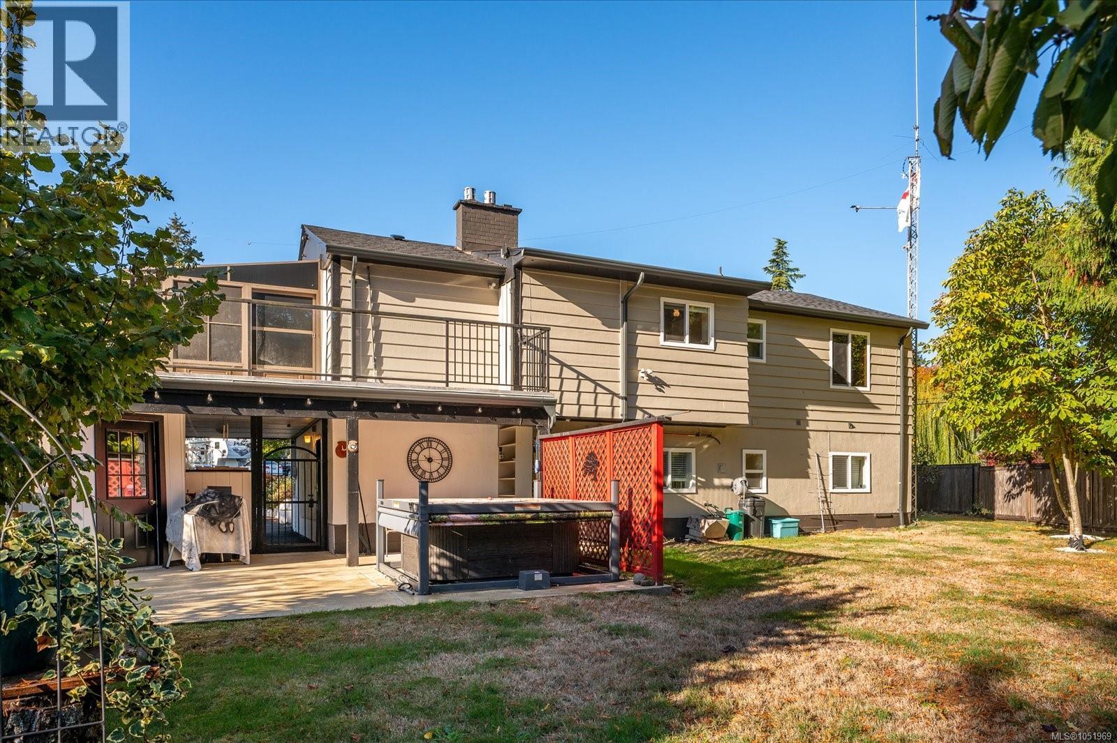 2404 Glenayr Dr
