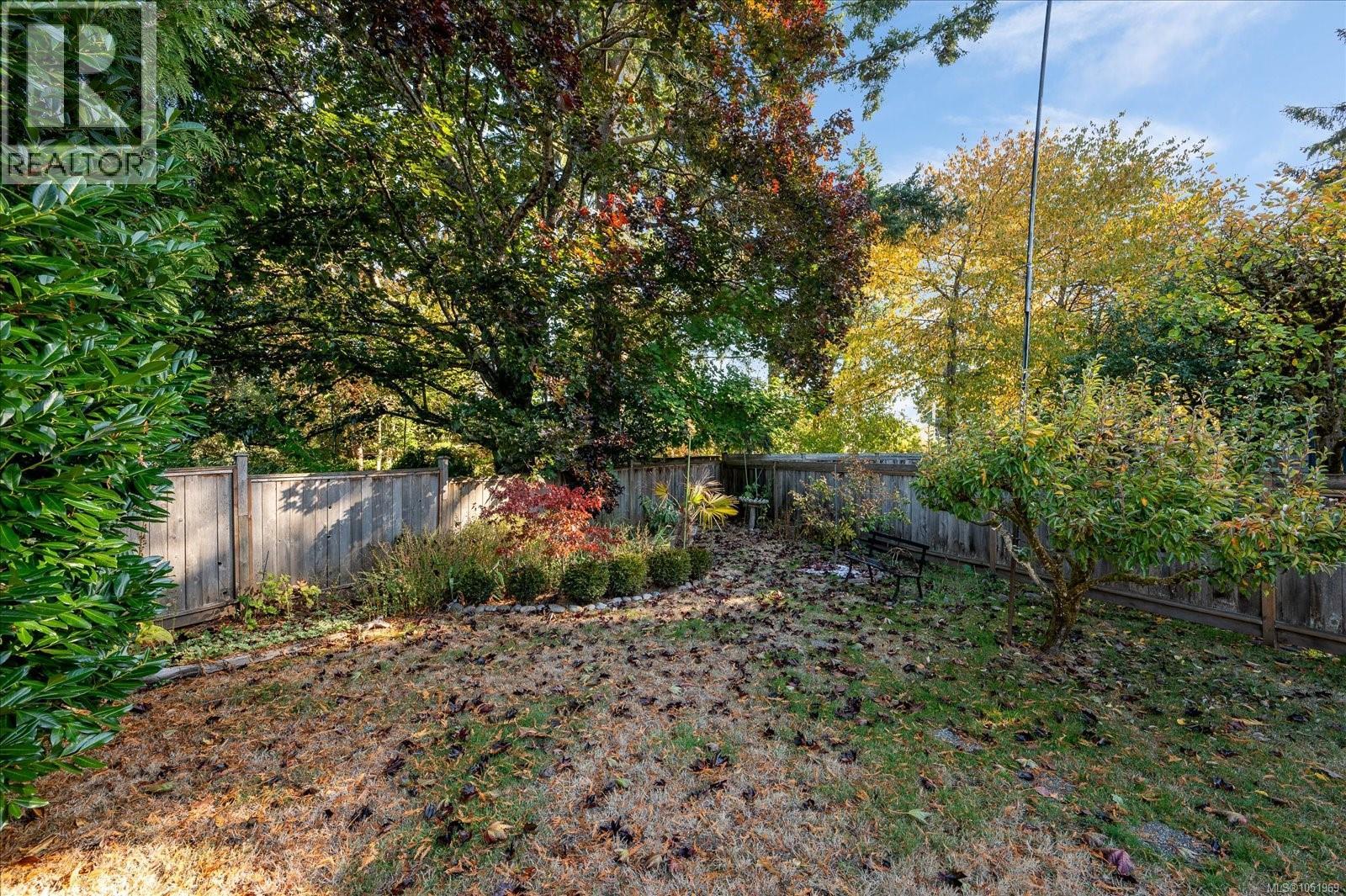 2404 Glenayr Dr