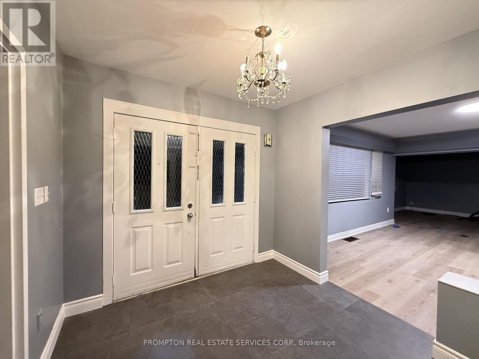 6 Kelso Street, Hamilton, Ontario  L9A 1C6 - Photo 3 - X14028998