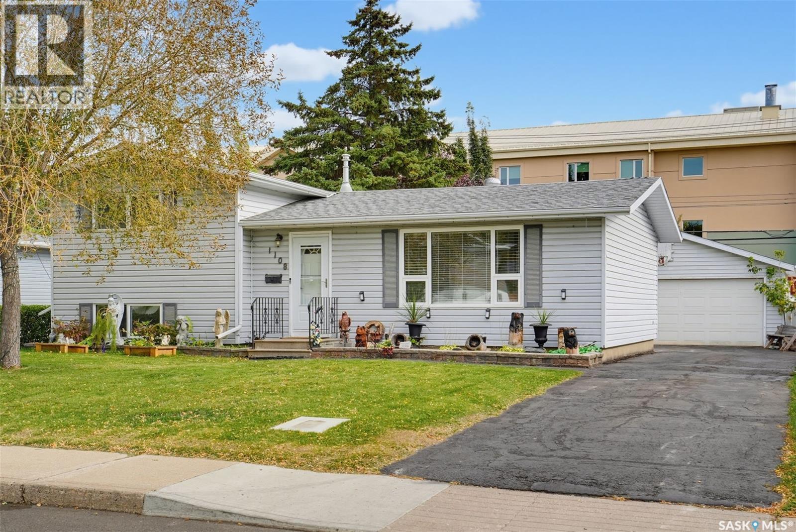 1108 Tiffin Crescent, Saskatoon, Saskatchewan  S7L 3R3 - Photo 1 - SK050970
