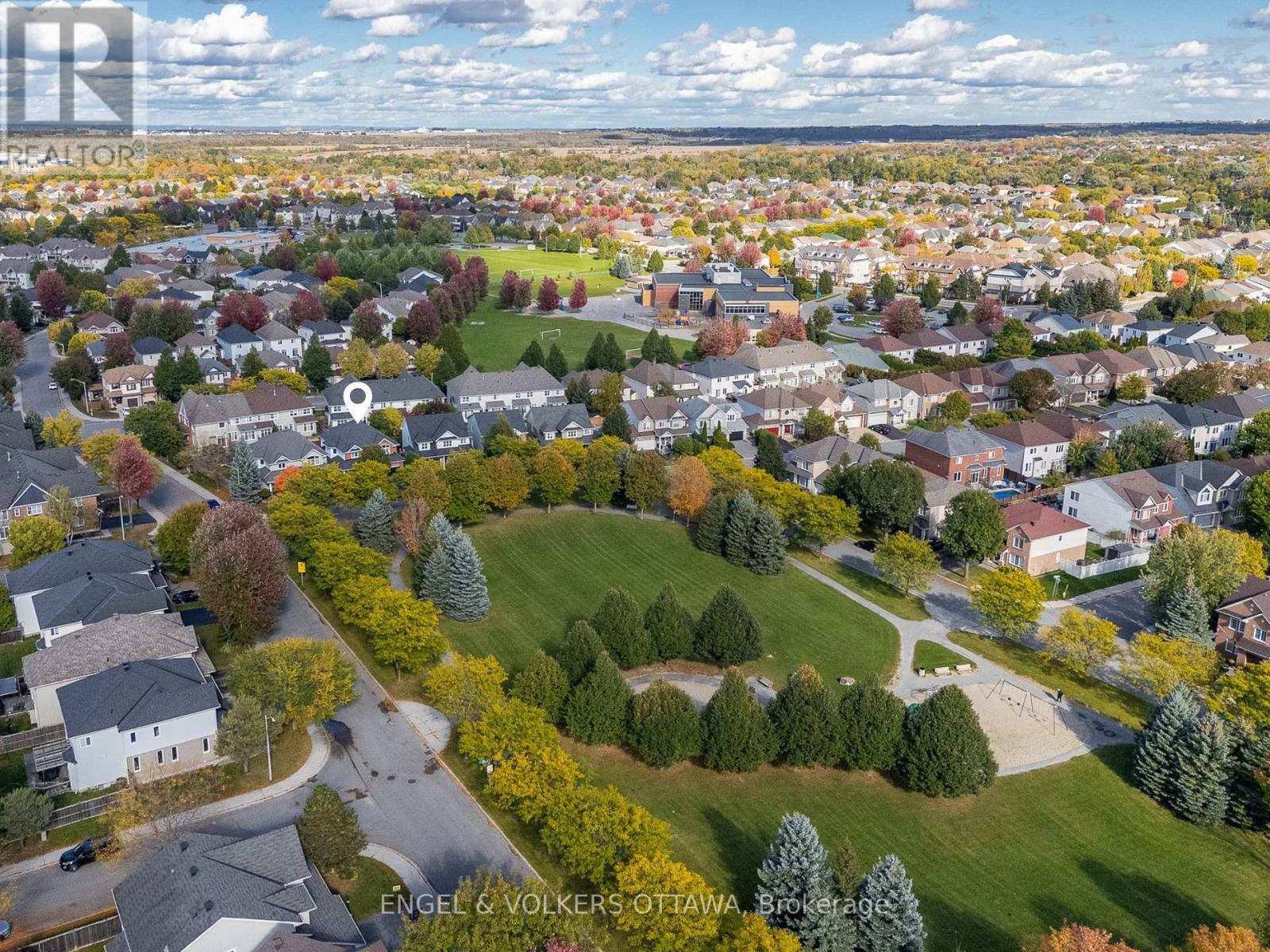 5 Valencia Street, Ottawa, Ontario  K2G 6T1 - Photo 2 - X14028990