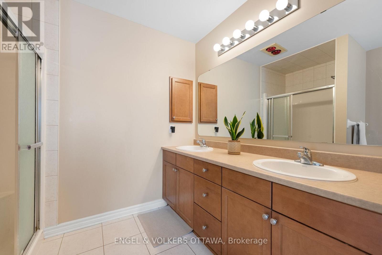 5 Valencia Street, Ottawa, Ontario  K2G 6T1 - Photo 28 - X14028990