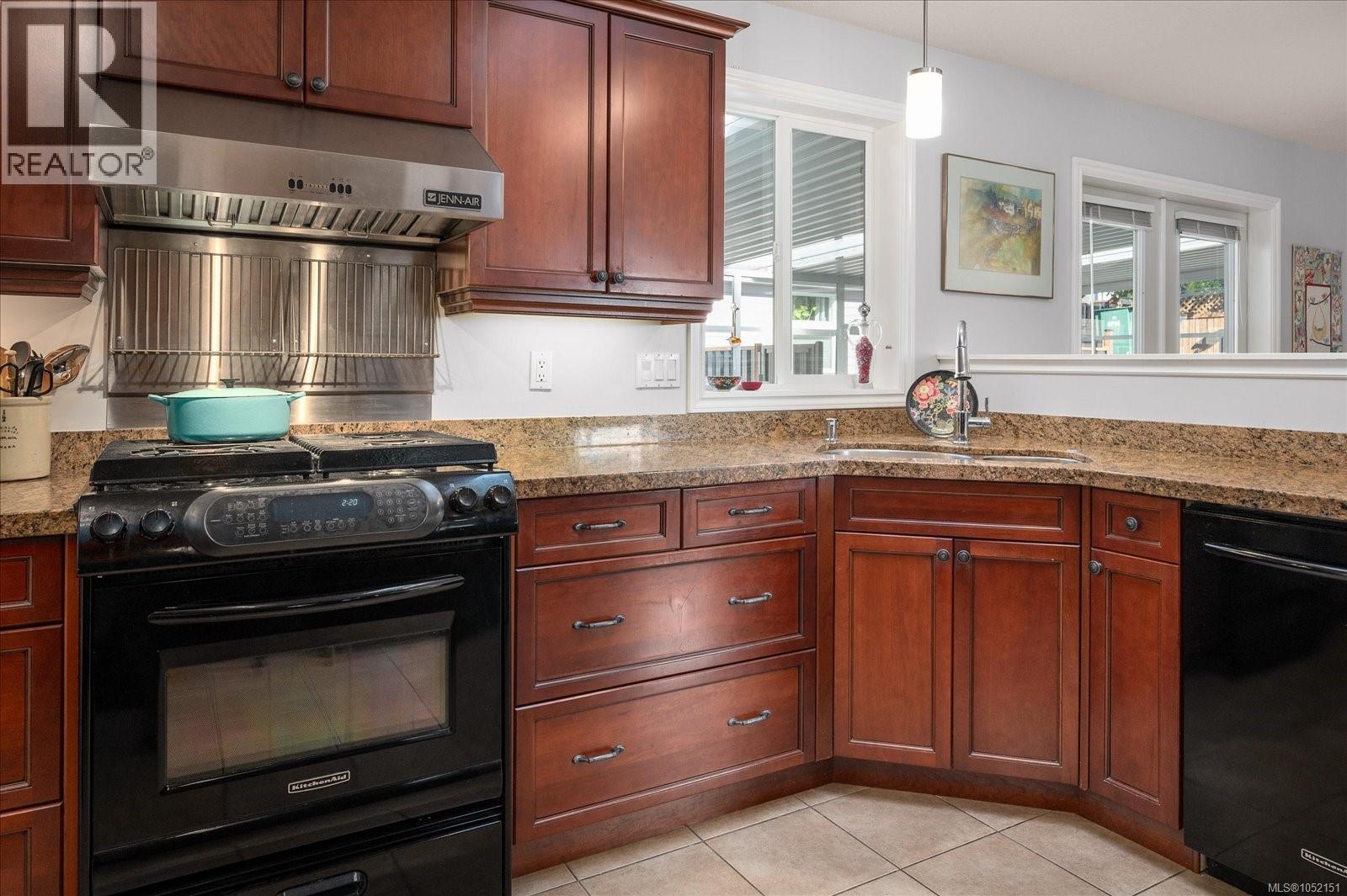 4025 Magnolia Dr