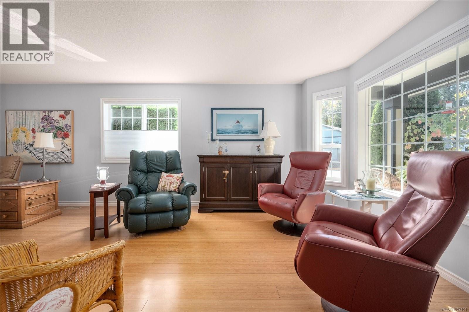 4025 Magnolia Dr