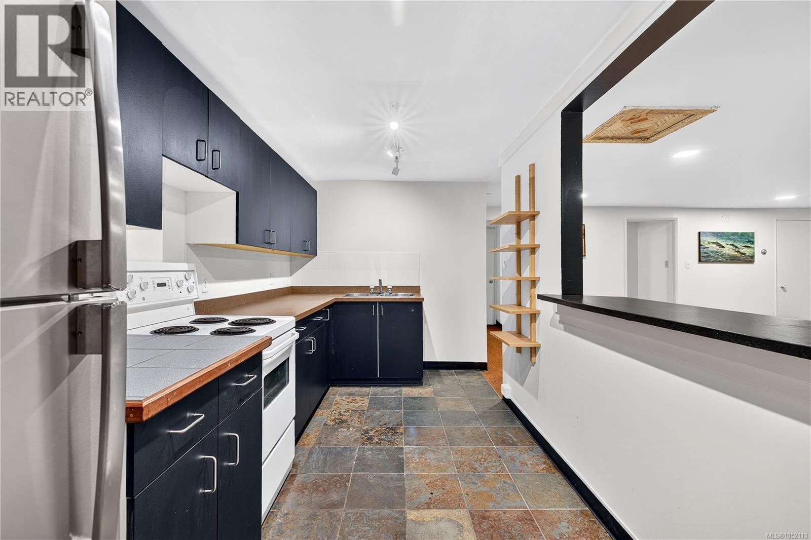 106 Superior St