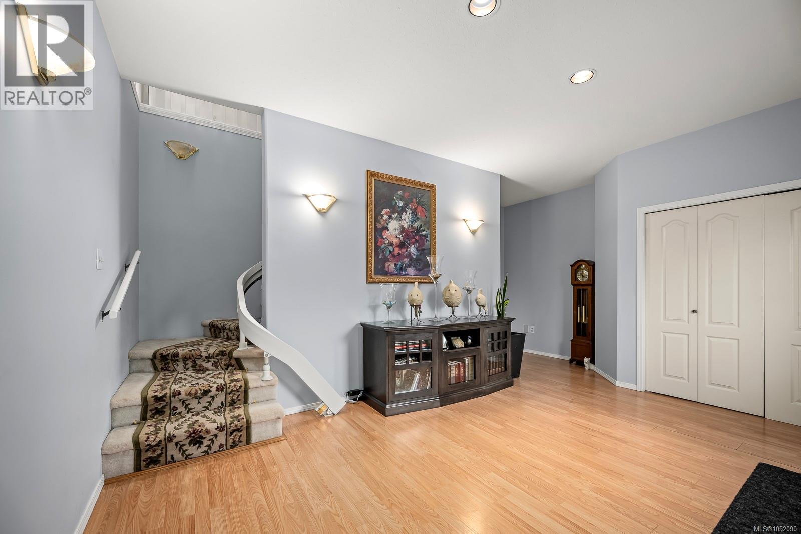 1564 Trumpeter Cres SW