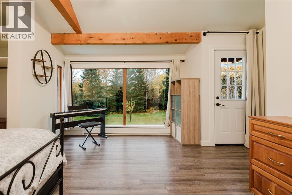 A/B, 46 Woodland Acres