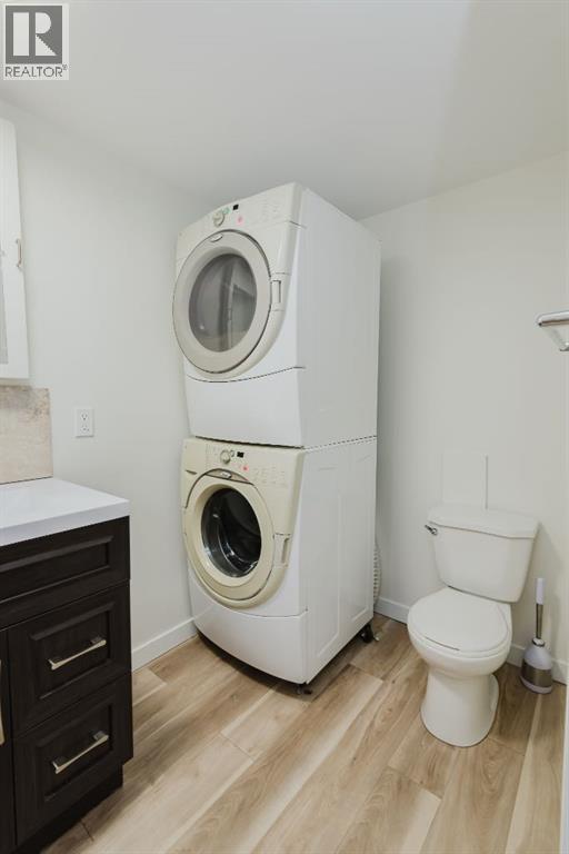 A/B, 46 Woodland Acres