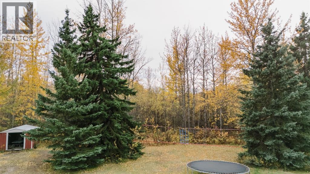 A/B, 46 Woodland Acres