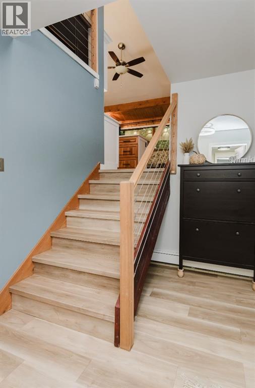 A/B, 46 Woodland Acres
