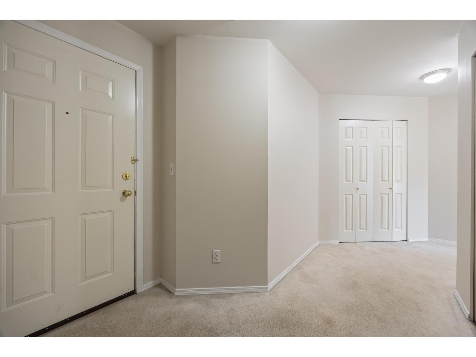 301 13680 84 Avenue, Surrey, British Columbia  V3W 0T6 - Photo 6 - R3174882
